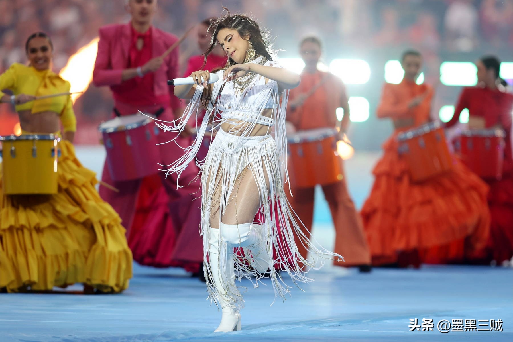 “拉丁歌姬”不满欧冠决赛球迷太吵，秒删贴引战