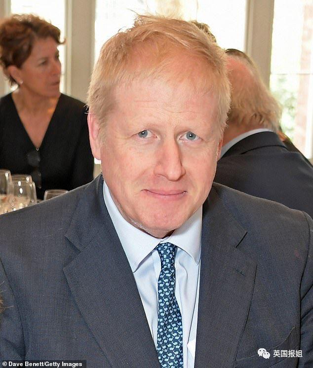 加拿大总理放弃“长发*男美**”人设,剪硬汉发型太辣眼被全网群嘲?