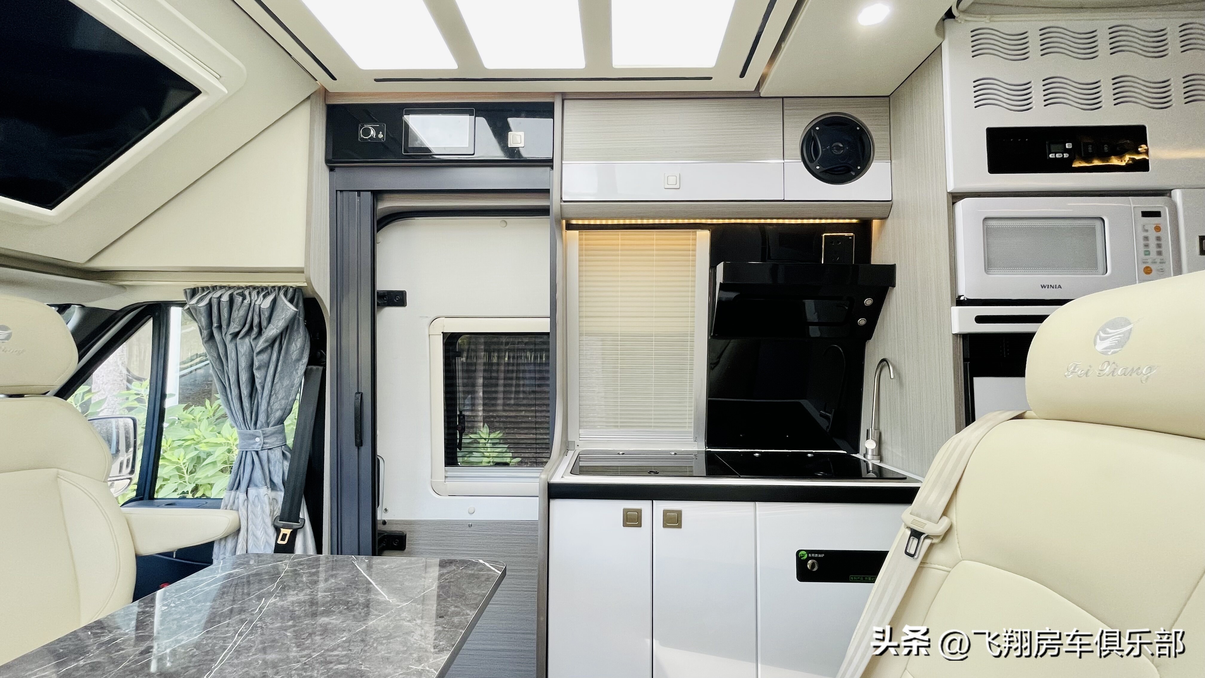 大空间房车二层别墅,福特新全顺房车6座4卧b型房车