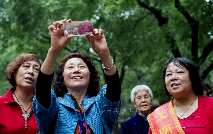 老人去世多长时间停止发放养老金,老人去世养老金认证还能领取吗