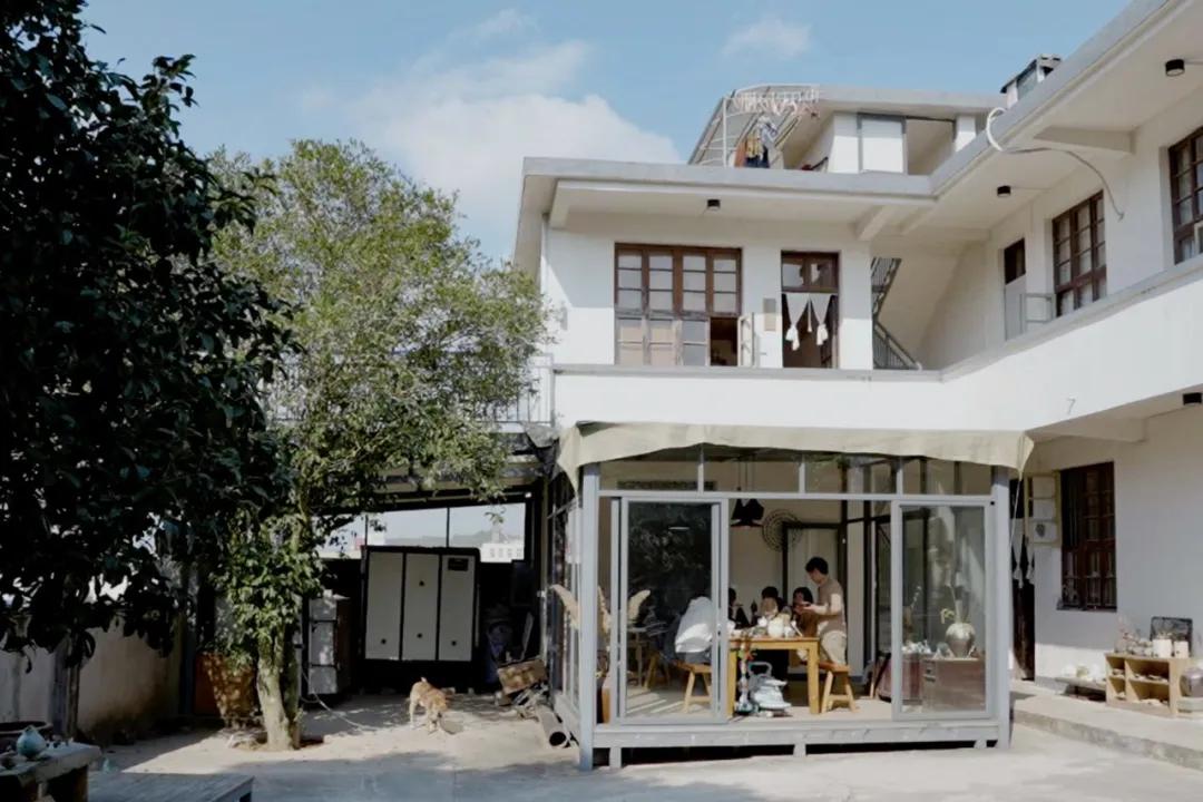 8个好友在福建抱团村居:几乎不花钱,尝试在山里养育下一代