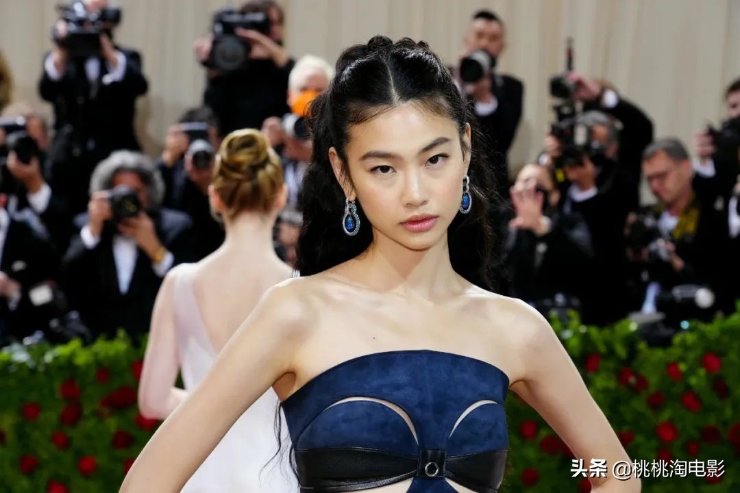 metgala群星红毯造型,2022metgala红毯完整版