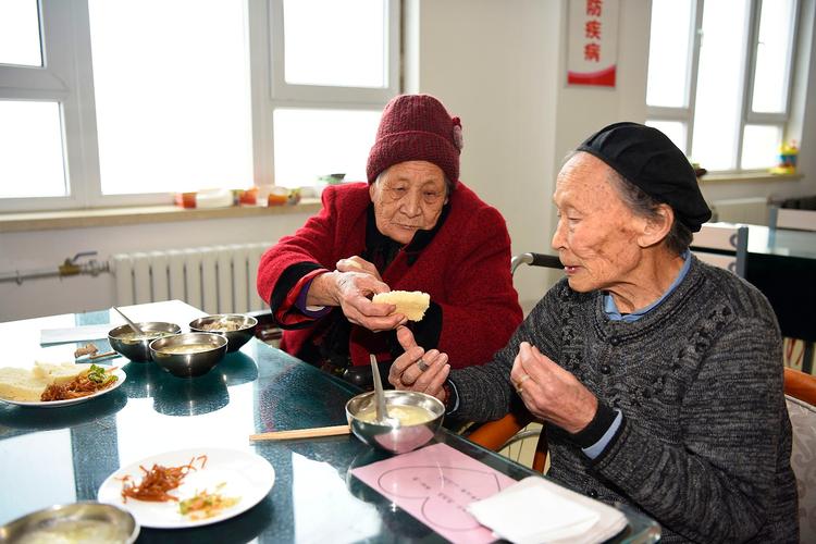 一饿就心慌手抖难受冒汗动不了,一饿就心慌手抖无力一吃东西就好