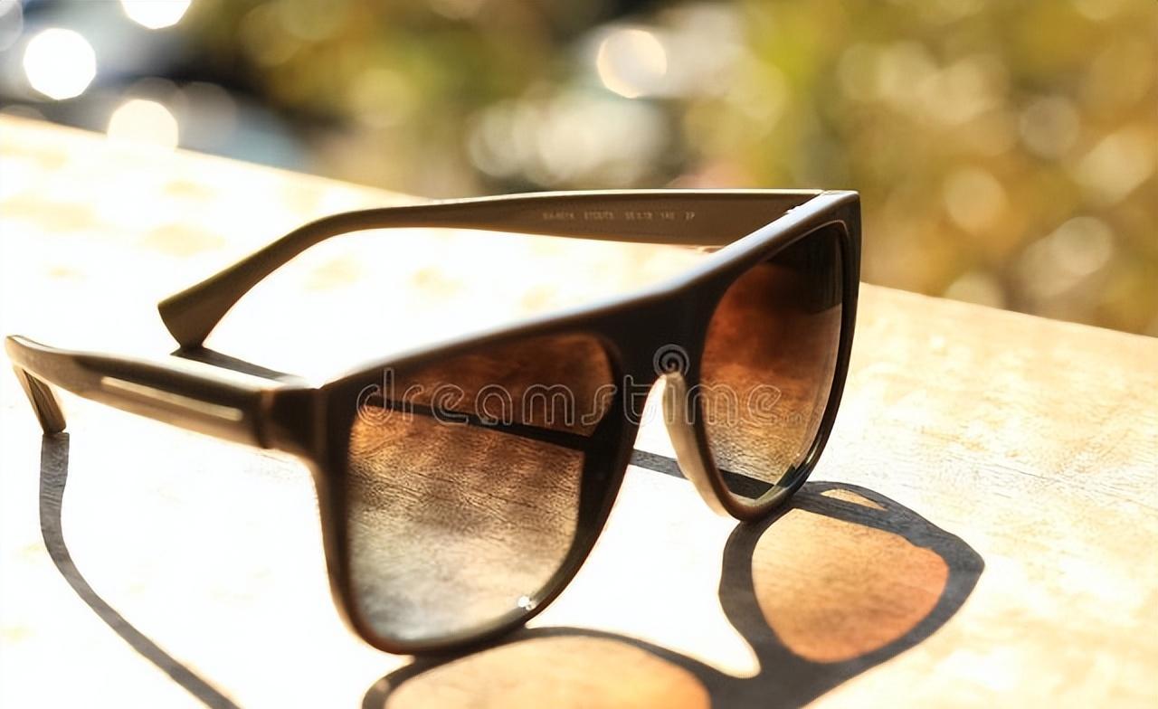 如果眼镜镜片有刮痕了怎么办,眼镜镜片有刮痕怎么办