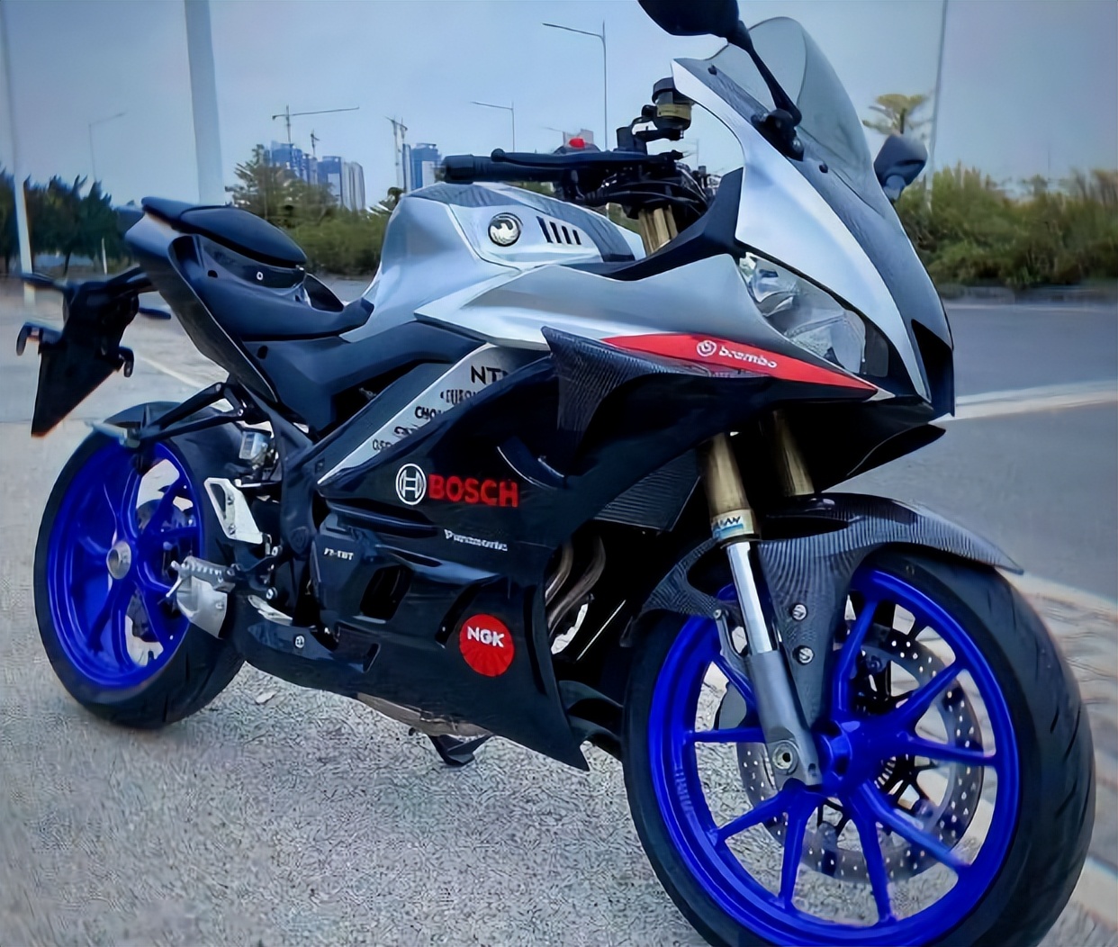 飞鹰仿雅马哈r3的是哪款,飞鹰r35m改雅马哈r3