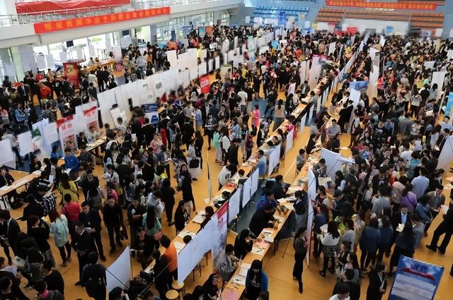 被领导降薪后没通知,单方面降薪后不服从领导安排