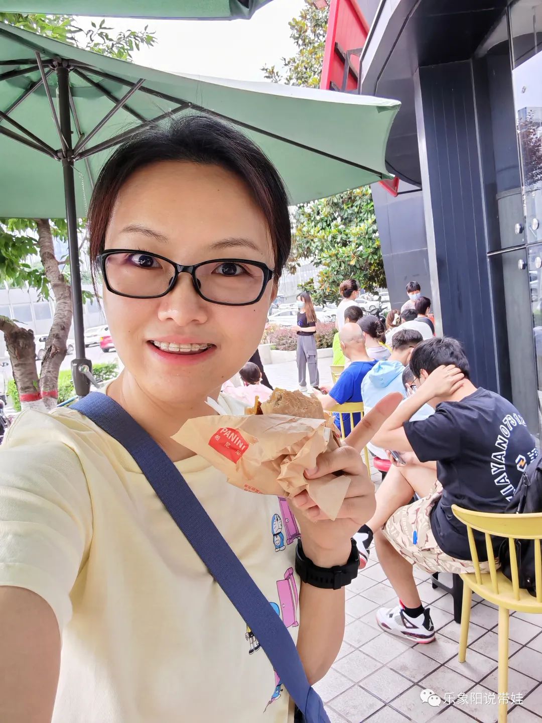 偶遇网红热闹现场,偶遇网红赶大集