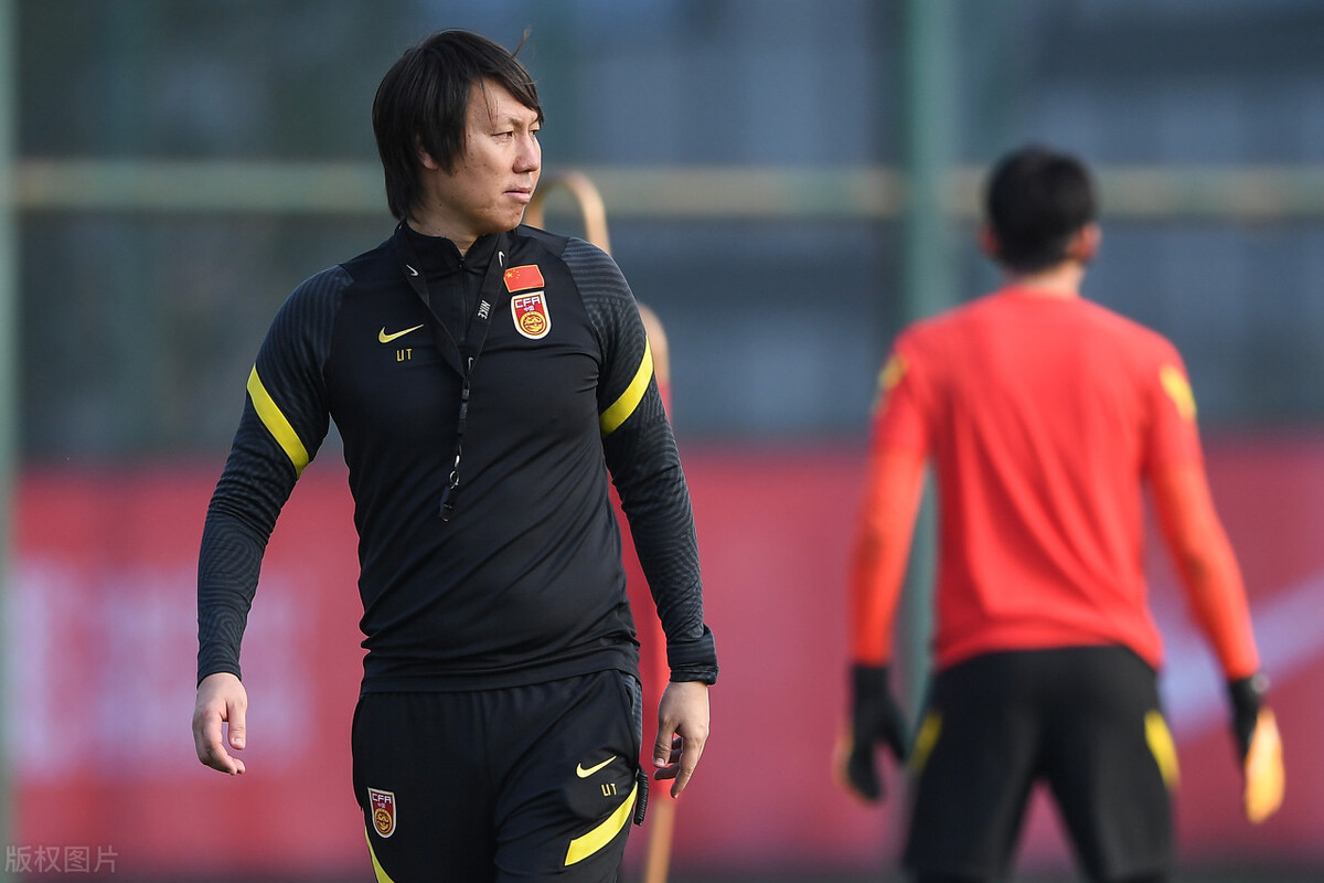 武汉长江主教练李铁,李铁担任武汉卓尔主教练年薪