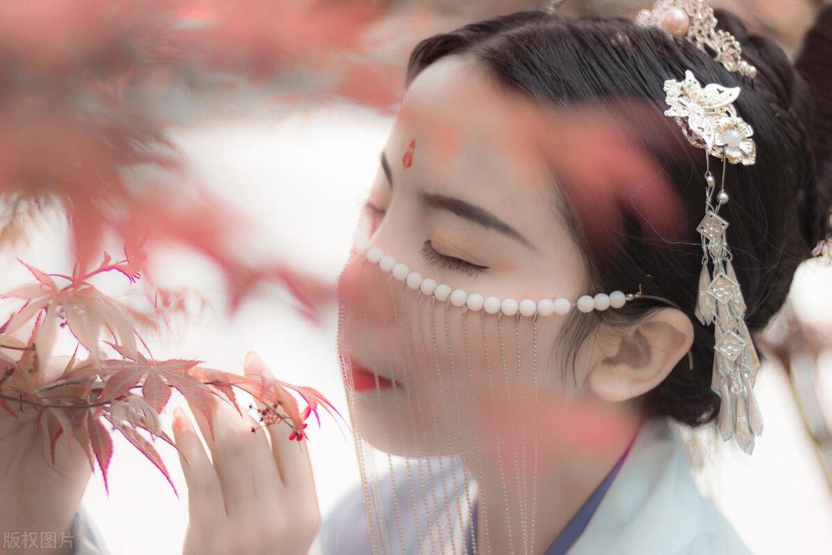 朋友恋人红颜知己有什么区别,什么叫朋友红颜知己