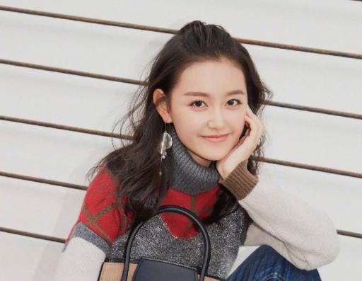 郭麒麟与女子拥吻,郭麒麟澄清街头亲吻杨超越