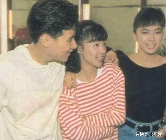 林子祥叶倩文亲密散步如神仙眷侣,叶倩文林子祥各自在一起