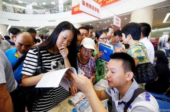 就业前景好的10大本科专业,文科生高薪专业