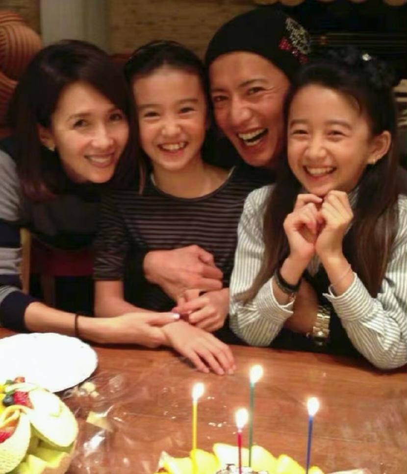 木村拓哉与工藤静香合唱,木村拓哉工藤静香宣布结婚片段