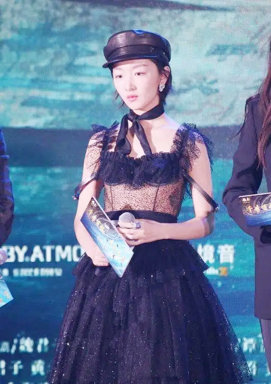 周冬雨狡猾的油腻感,周冬雨顶着一张无辜脸