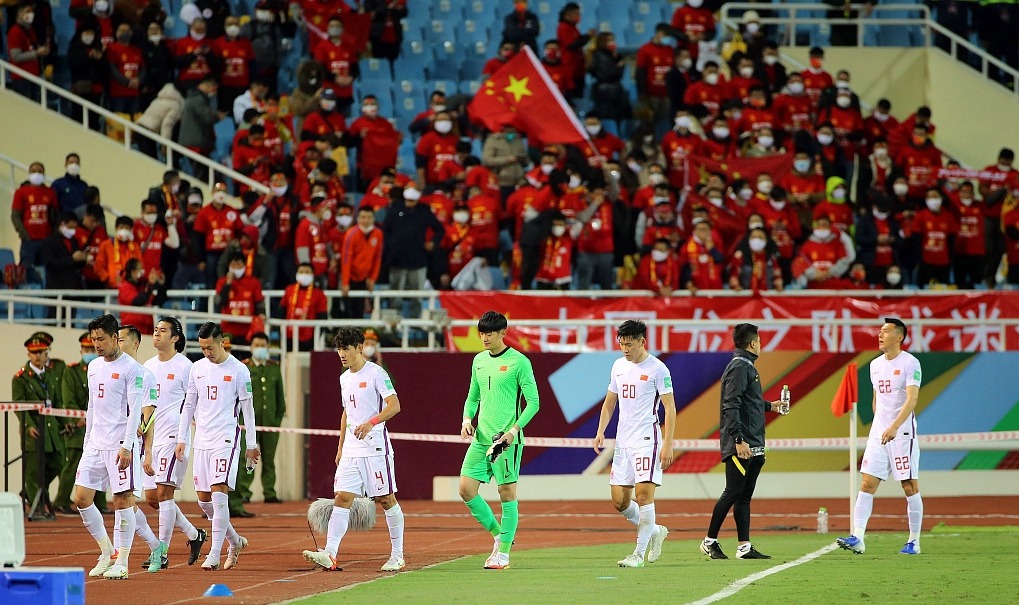 有意思！足球记者为男足吃海参“喊冤”，网友们的回复一针见血