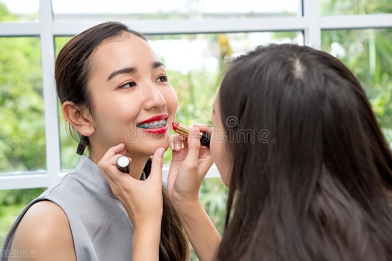 卖化妆品一年赚100w科普,卖化妆品一年赚100w很轻松