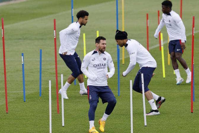 梅西上热搜,梅西上热搜球迷