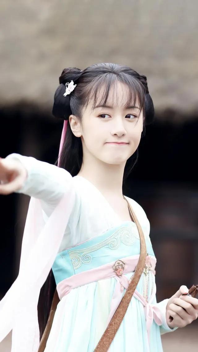 杨颖王楚然任敏霸屏,任敏新造型齐刘海