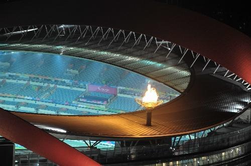 南京一孕妇产下四胞胎，政府赞助他们出国留学，如今老板是谢霆锋