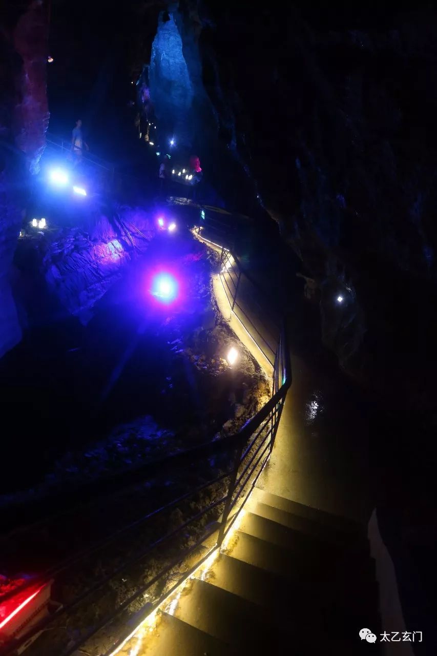 北京八奇洞显圣龙潭,最近发现的最大溶洞