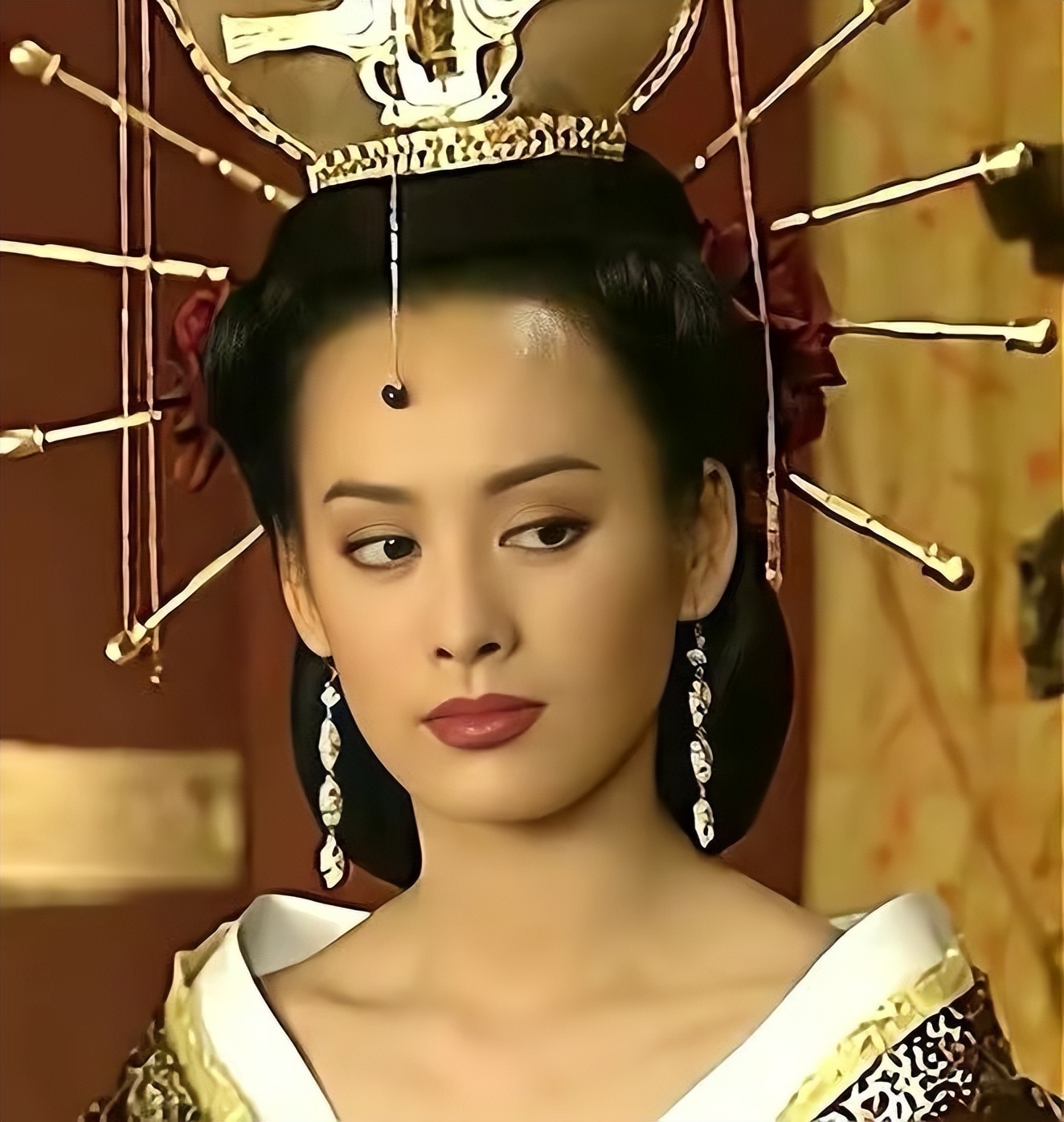 明明是同一个人，换部剧里却像变了个人，这3位女星都被造型拖累