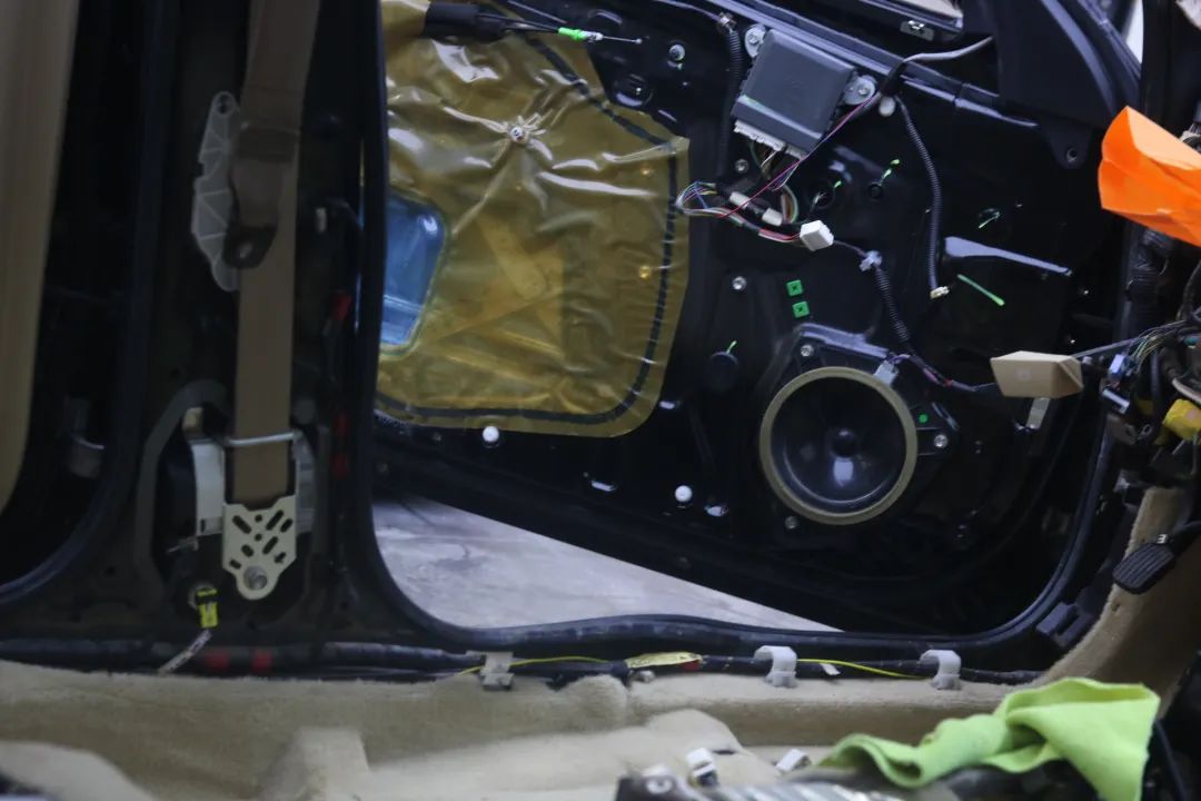 老皇冠全车翻新整备50000元,12代皇冠二手翻新要多少钱