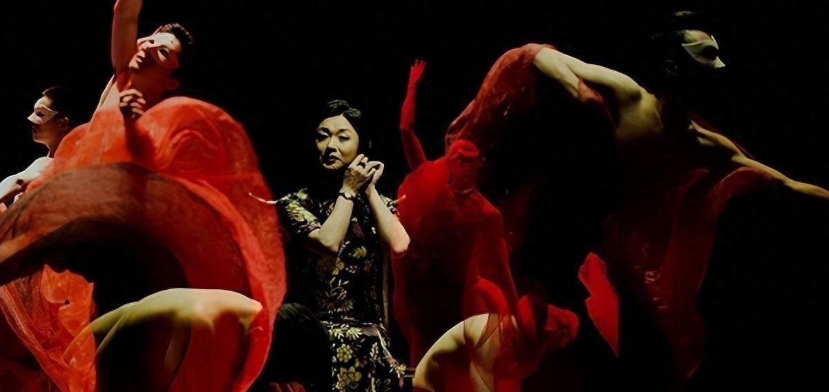 54岁金星重回男儿身现身机场,55岁金星重回男儿身了吗