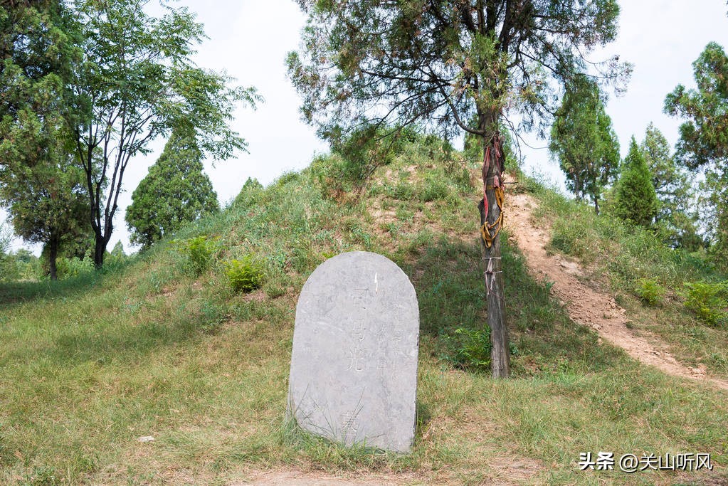 老人坟前立碑有什么讲究,农村老人立碑有讲究吗