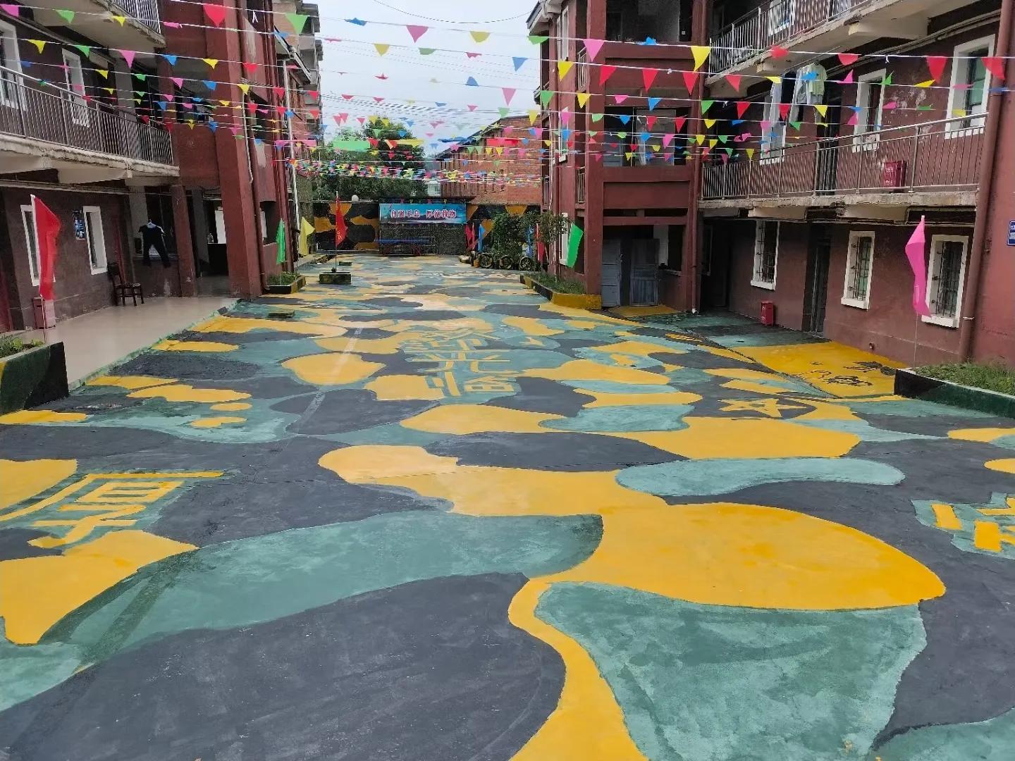 《贵州厚德心理咨询部》–––专业从事7-17周岁的叛逆孩子