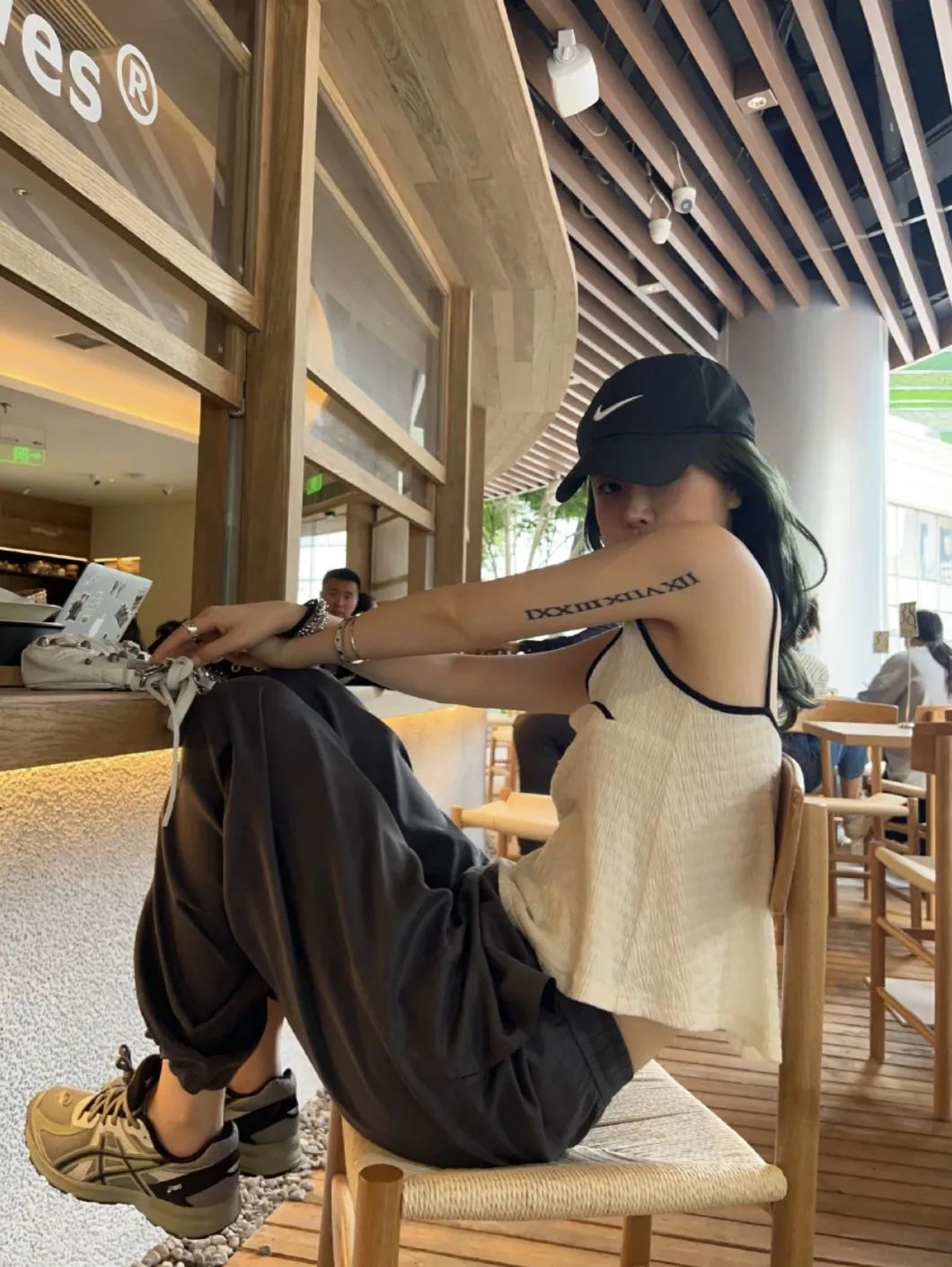 秋天就穿这5双鞋子高级又好看,秋天最值得买的20双鞋