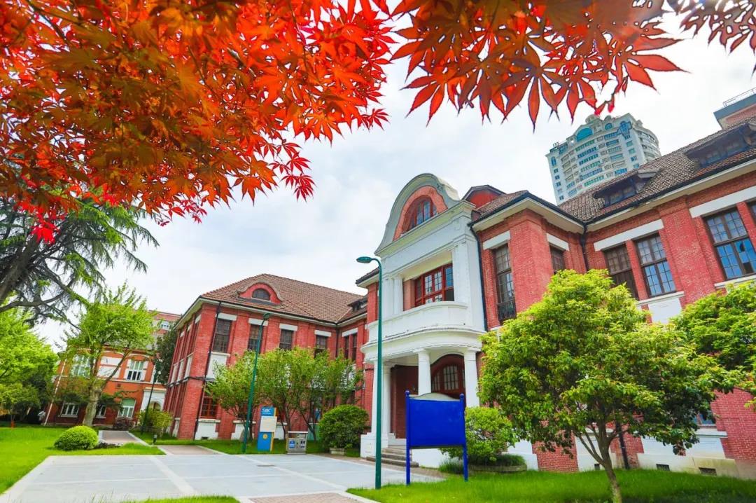 中英国际学院学术英语课程通过英国皇家特许语言家学会认证