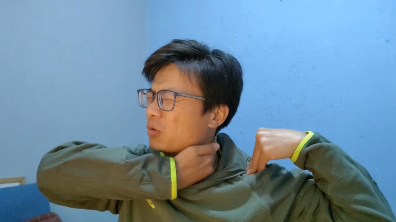 【睡前】肩膀中束拉伸,肩膀放下千斤重担,重点要温柔#筋膜