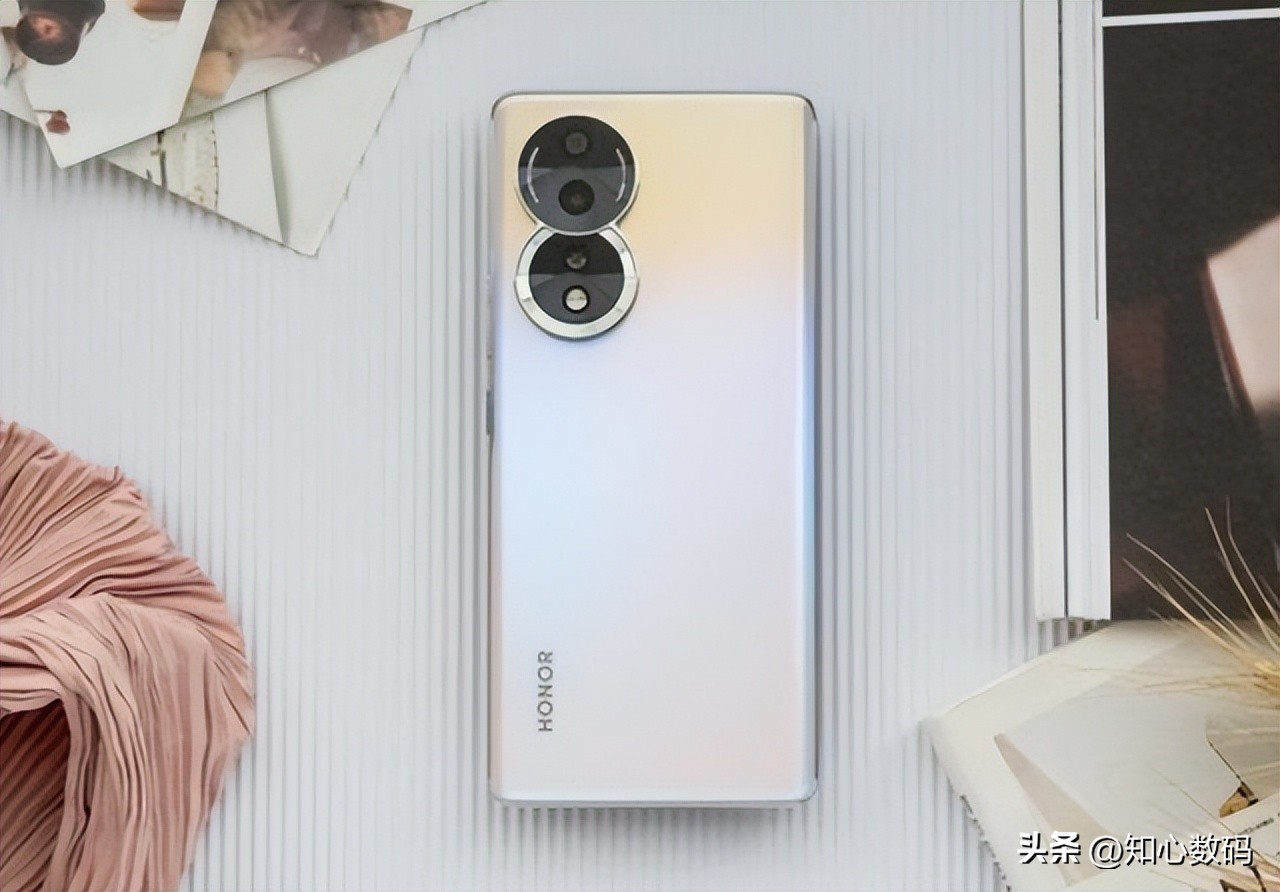 荣耀“被迫妥协”，荣耀80跌至2089元，1.6亿像素+256GB