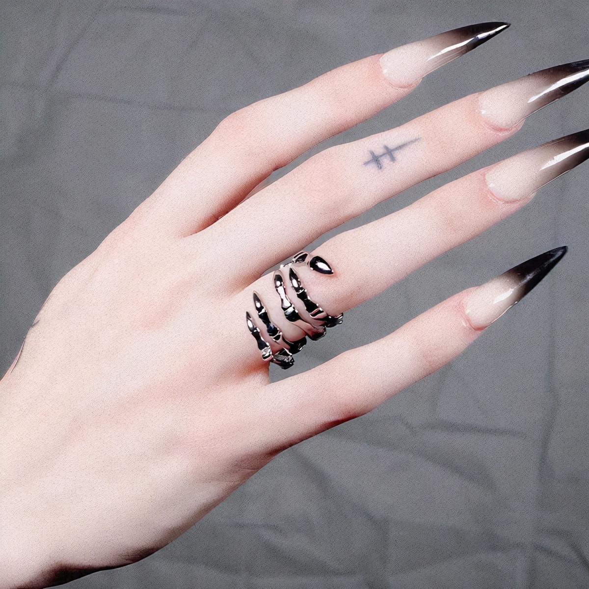 每天认识一个轻奢饰品品牌,每天认识一个品牌essential