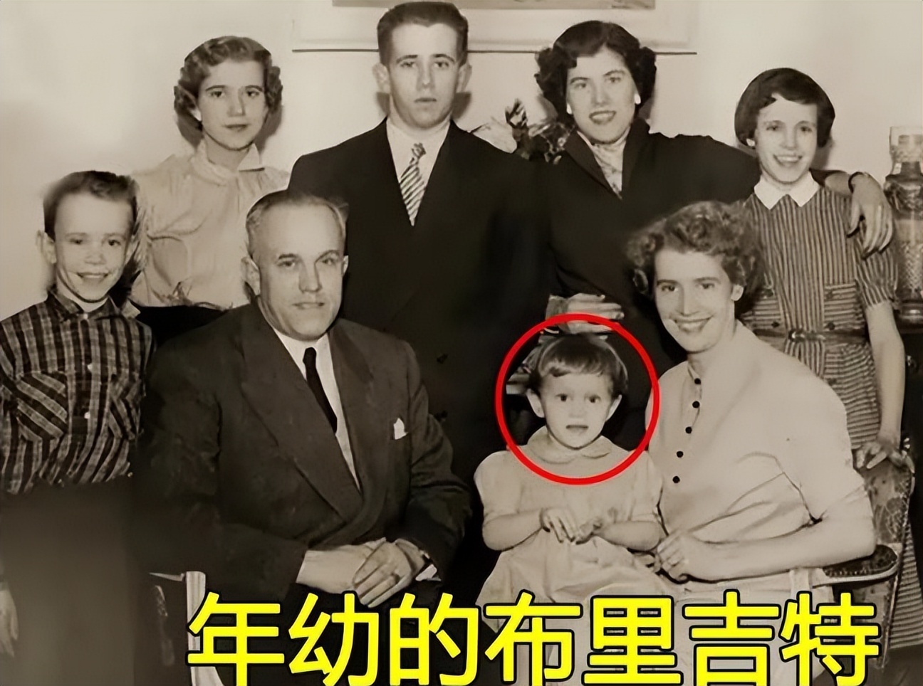 69岁布丽吉特好福气！和马克龙厮守近30年，夫妻俩到哪儿都牵着手