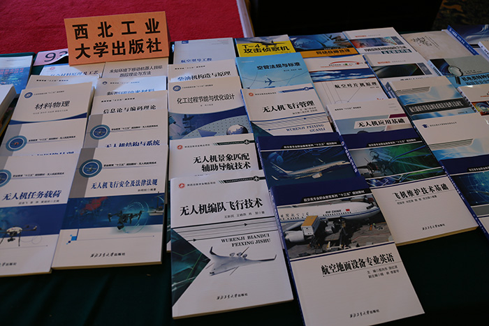 国内的大学教材怎么都不容易看懂,中国大学的教材怎么样