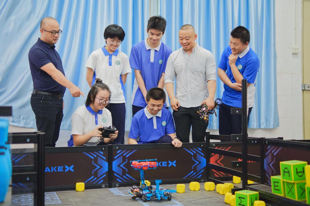 深圳光明高级中学体育场,深圳光明高级中学校队