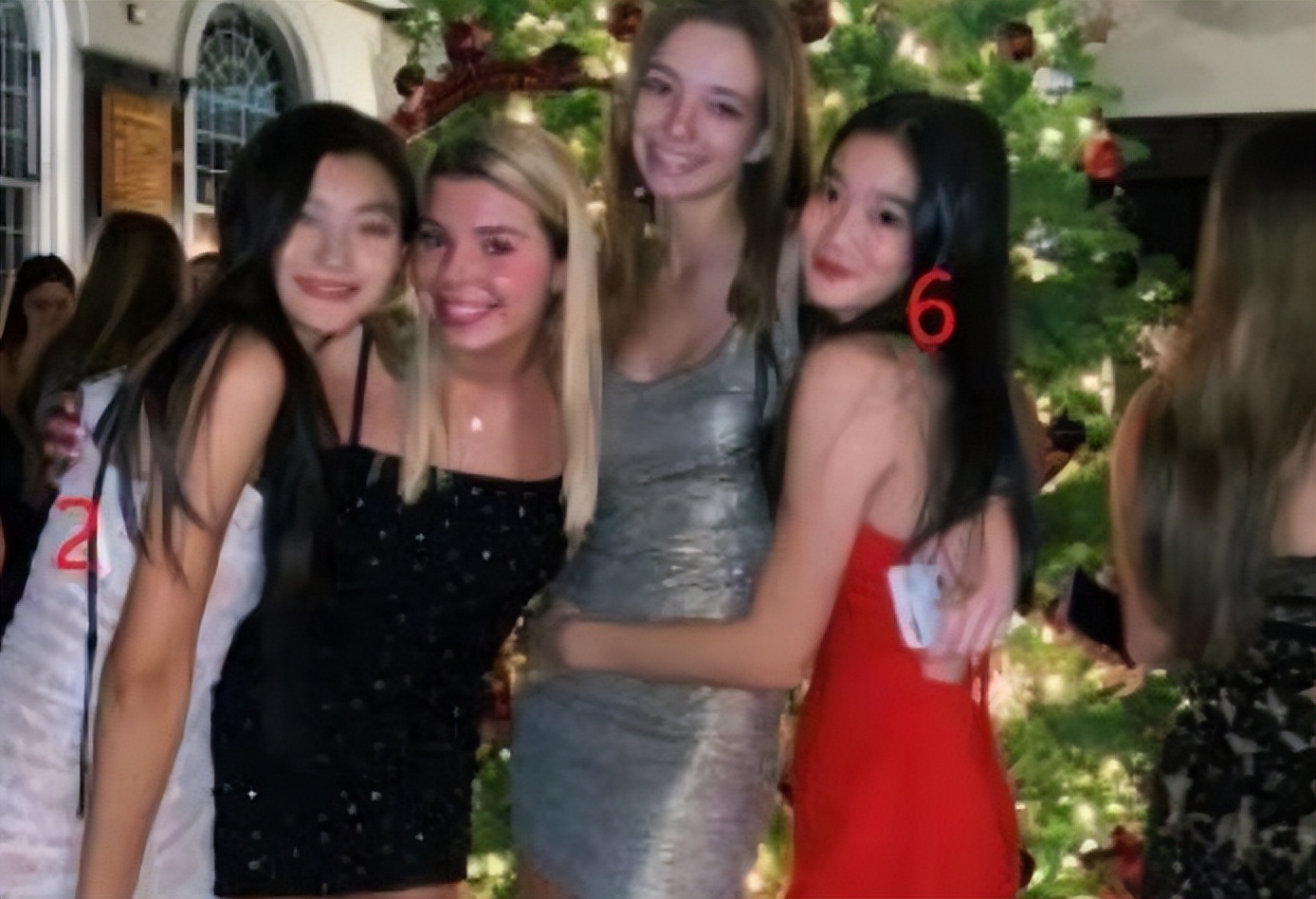 与川普女儿是校友，百亿千金却穿平价卫衣，喜欢和平民子女交朋友