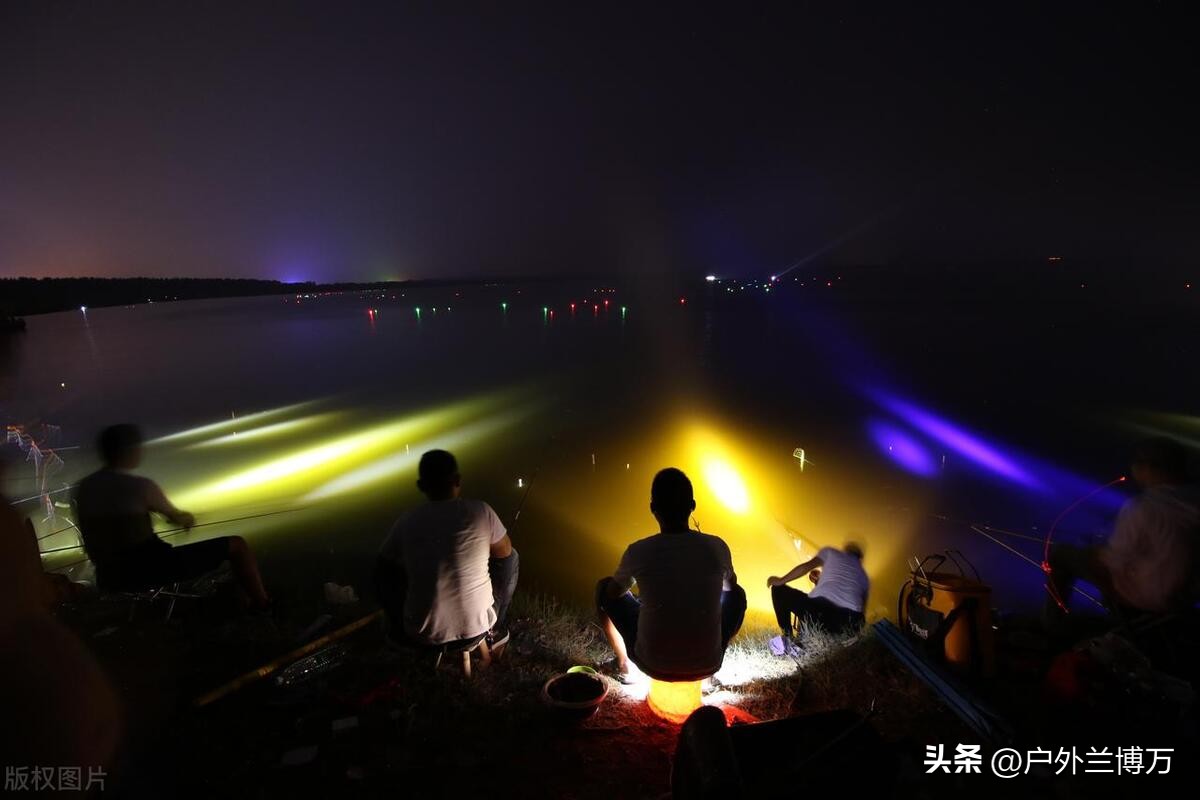 夜钓遇“怪事”，回过神来裤子湿了，从此不再独自夜钓