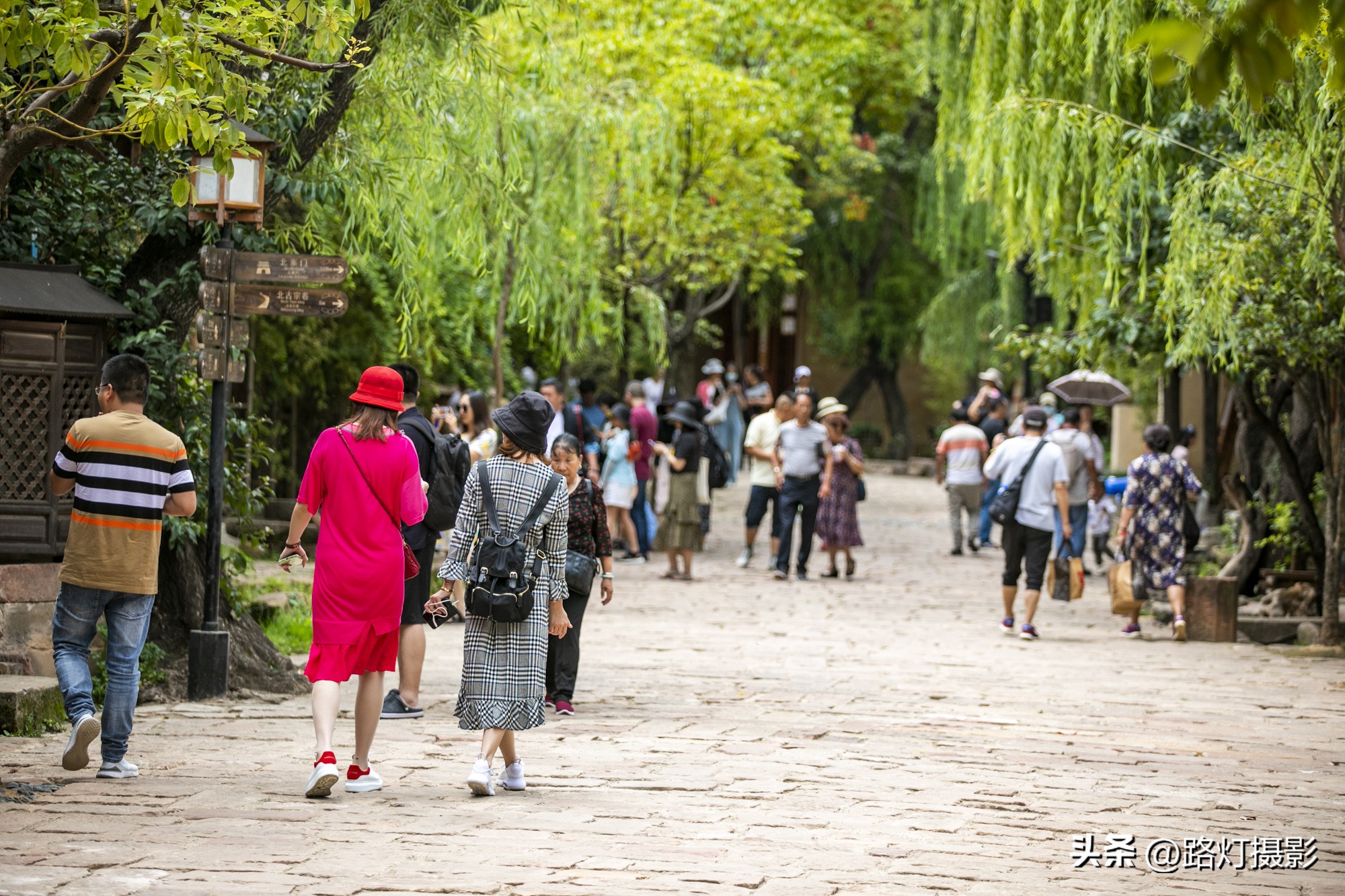 中国最值得去的10大古镇,探寻中国最值得去的十大古镇