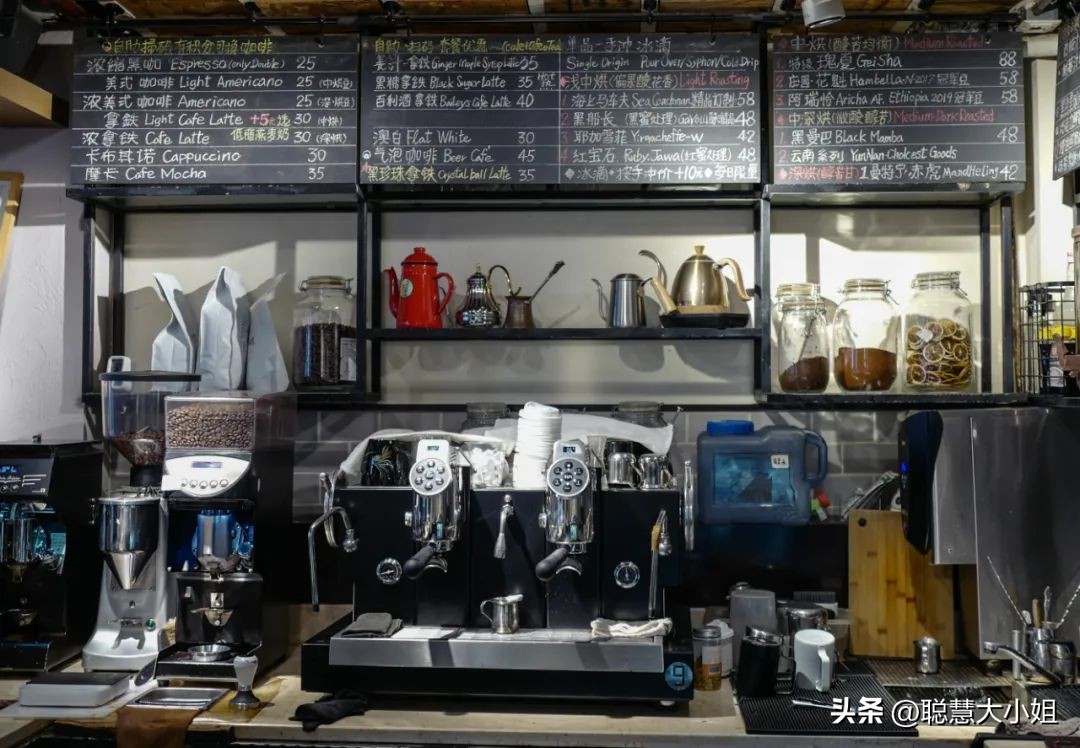 去这条充满松弛感的“小马路”，慵懒地溜达一天才是正经事