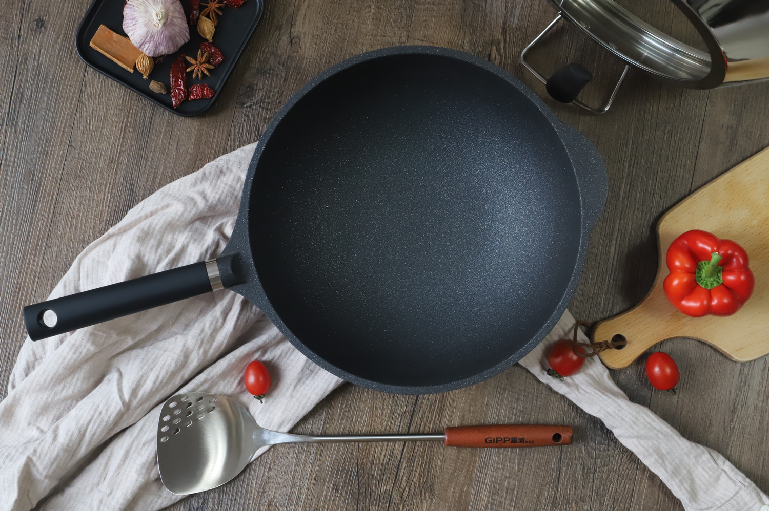 居派碳晶不粘锅测评,不惧铁铲的铁锅