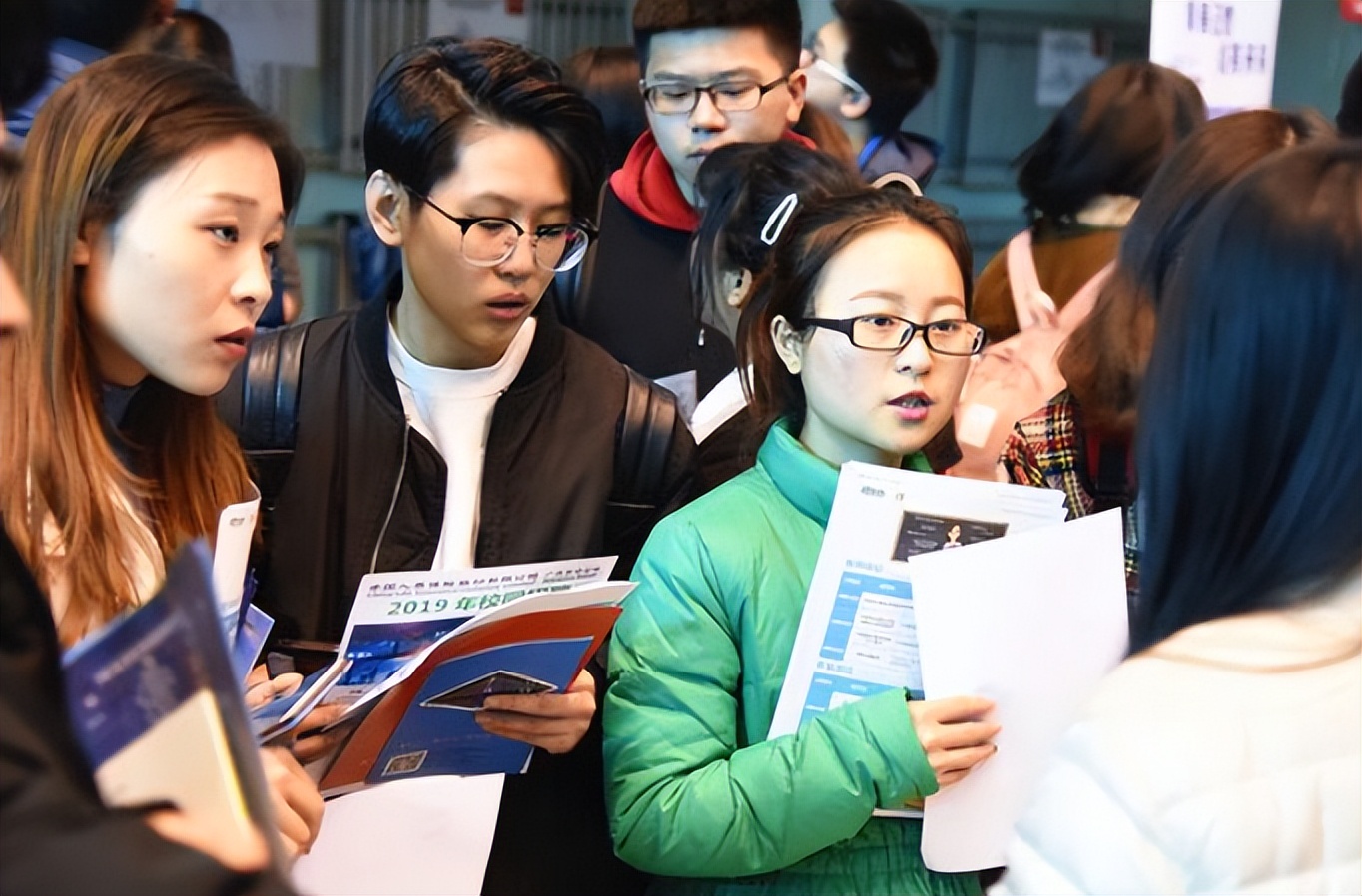 公务员十大铁饭碗排名,比公务员还吃香的五大铁饭碗