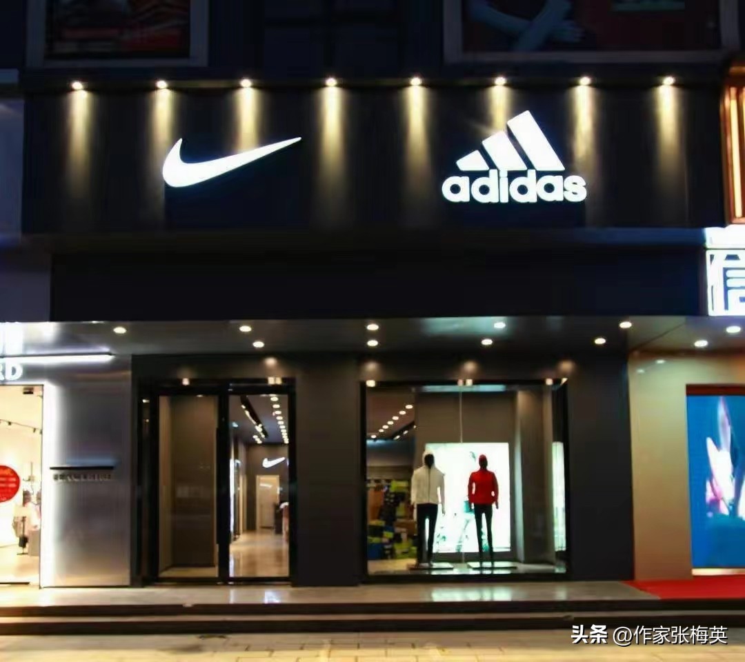 安踏和阿迪达斯哪个值得购买,宁愿买大牌也不买几千的包包