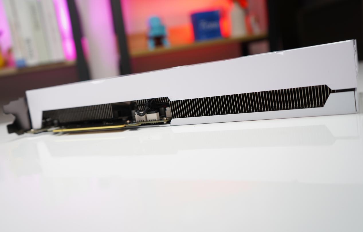 最美RTX4060显卡评测：超低功耗，DLSS3加持，畅玩1080P光追大作