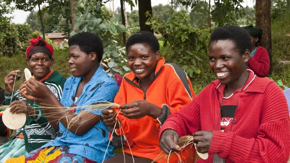 穿越异世界开挂的人生,人生开挂了是什么意思