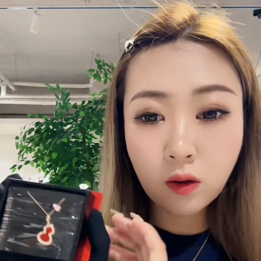 vlog鍗曞搧椤归摼,涔板崱鍦颁簹椤归摼vlog