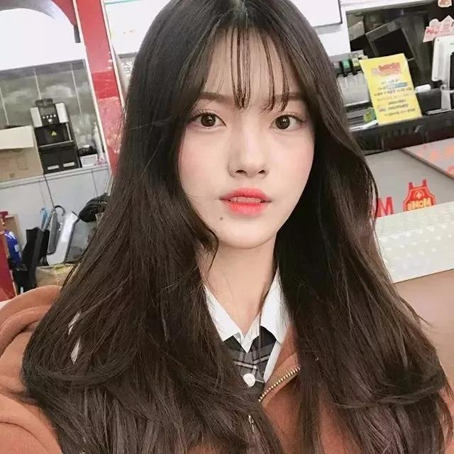 三款适合各种脸型的发型,大脸女生中长发烫发发型