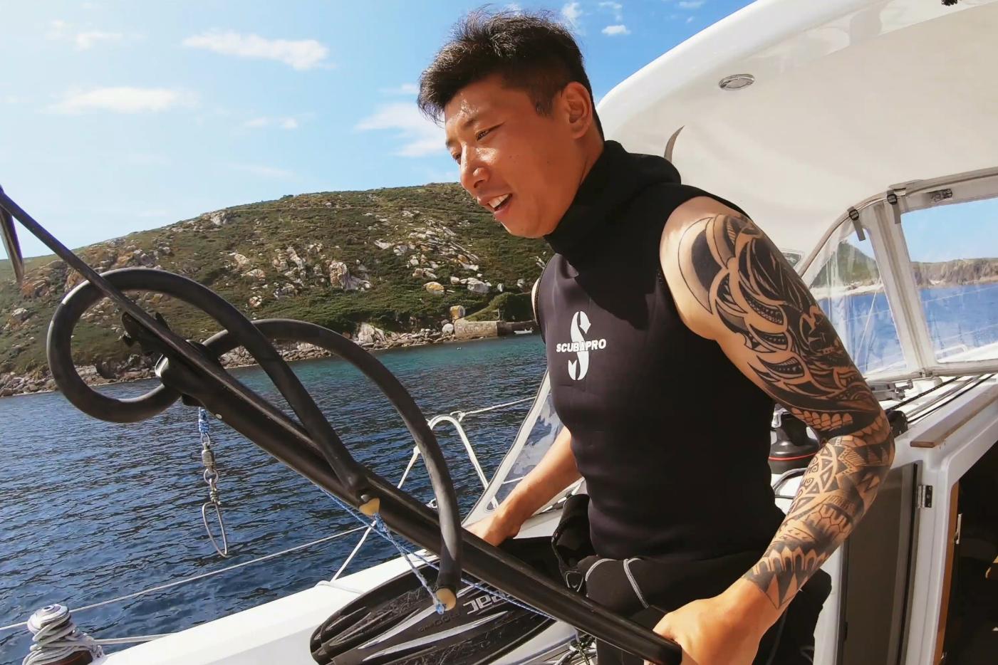 中国小伙荒岛求生大合集,中国小伙的航海日记合集