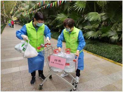 下沉“疫”线倾力服务用“志愿红”守护“健康绿”——市*访信**办*党**员干部积极助力打赢疫情歼灭战